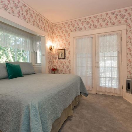 Five Seasuns Bed And Breakfast Порт Анджелес Екстериор снимка