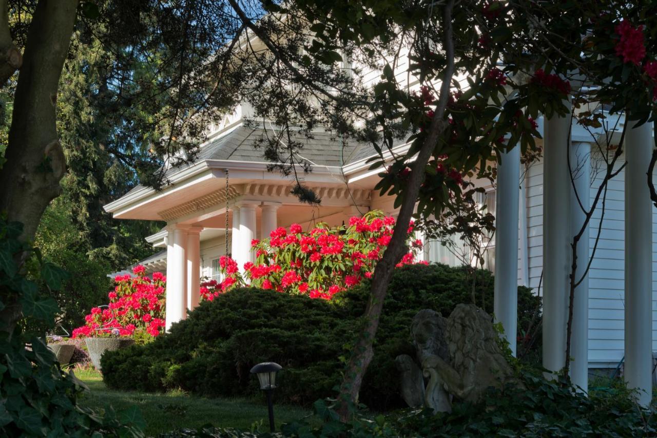 Five Seasuns Bed And Breakfast Порт Анджелес Екстериор снимка