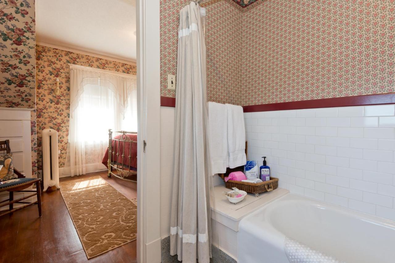 Five Seasuns Bed And Breakfast Порт Анджелес Екстериор снимка