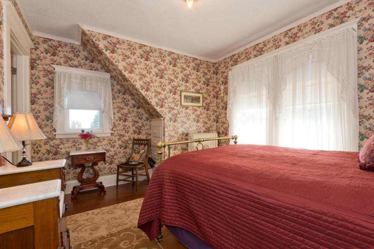 Five Seasuns Bed And Breakfast Порт Анджелес Екстериор снимка